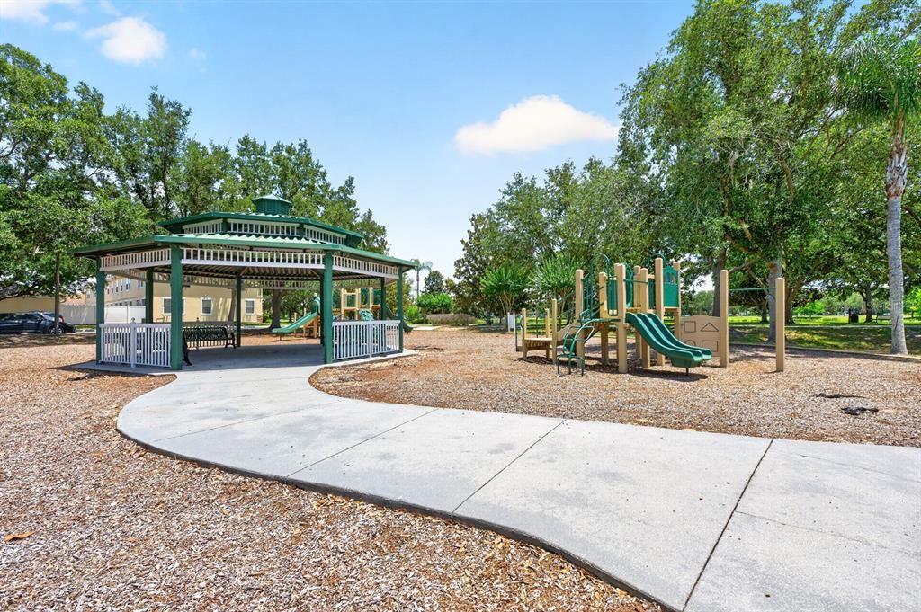 For Sale: $460,000 (4 beds, 2 baths, 1910 Square Feet)