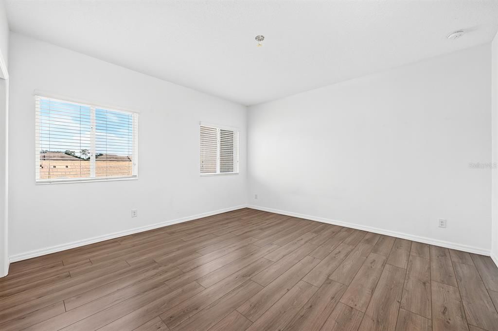 For Sale: $460,000 (4 beds, 2 baths, 1910 Square Feet)