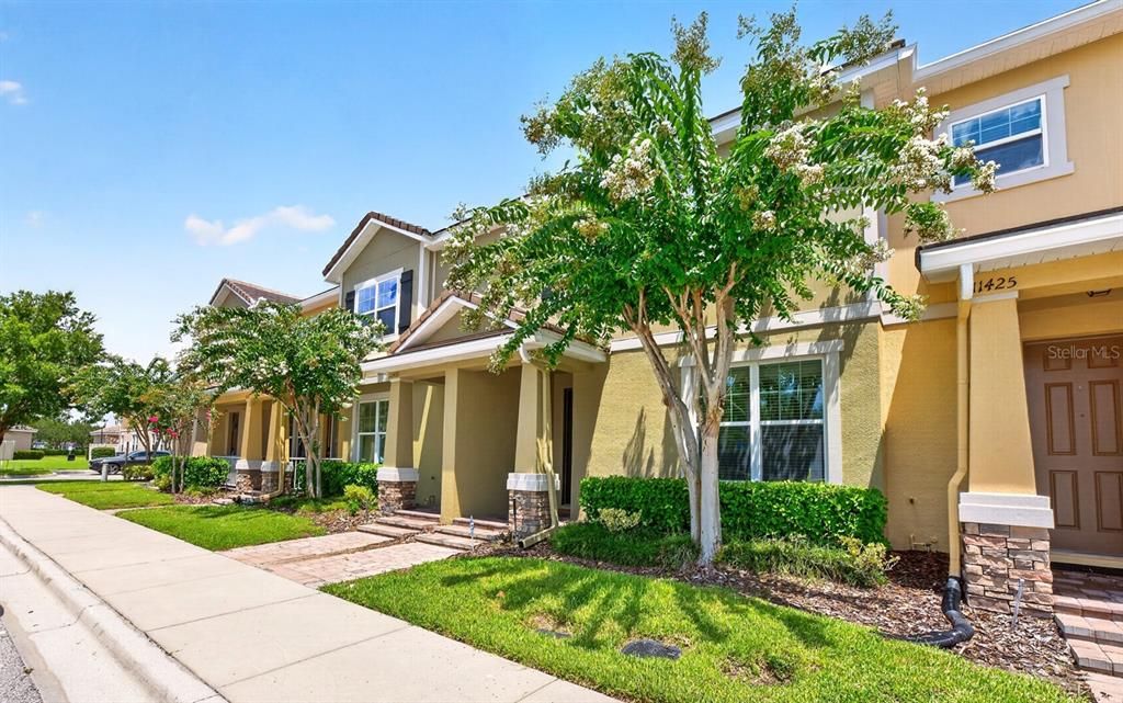 For Sale: $460,000 (4 beds, 2 baths, 1910 Square Feet)