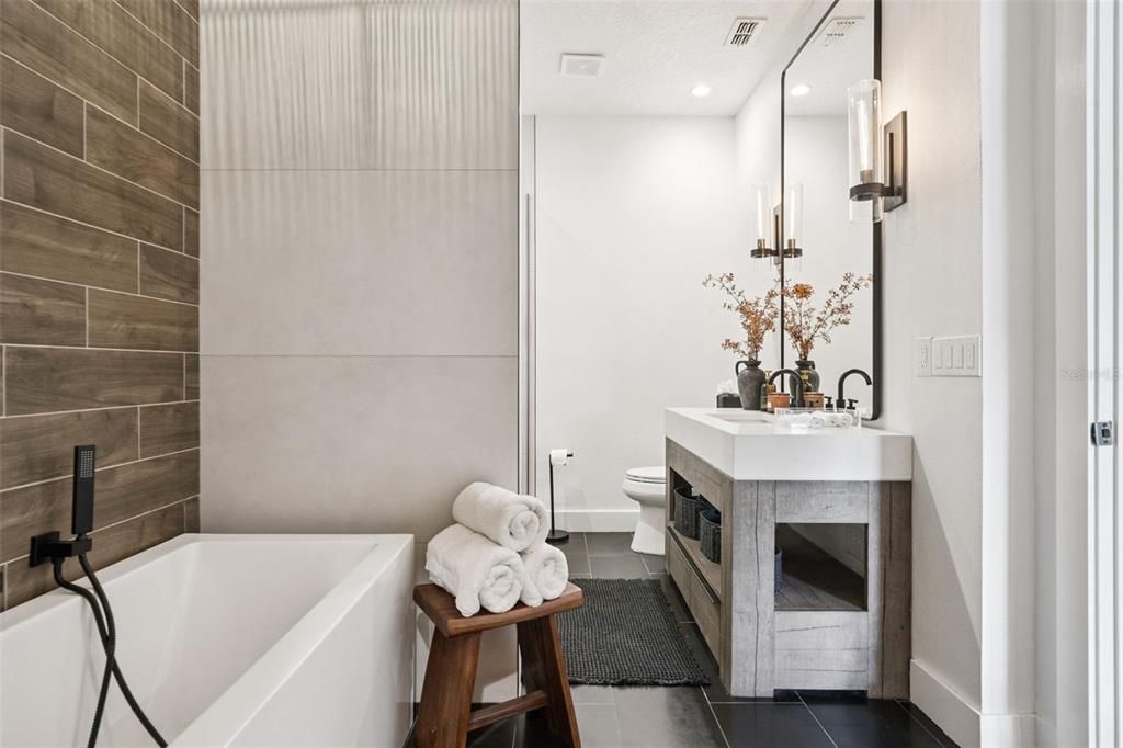 For Sale: $875,000 (3 beds, 2 baths, 2158 Square Feet)
