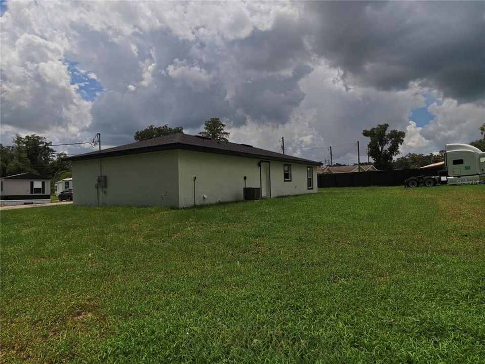 For Sale: $259,500 (3 beds, 2 baths, 1011 Square Feet)