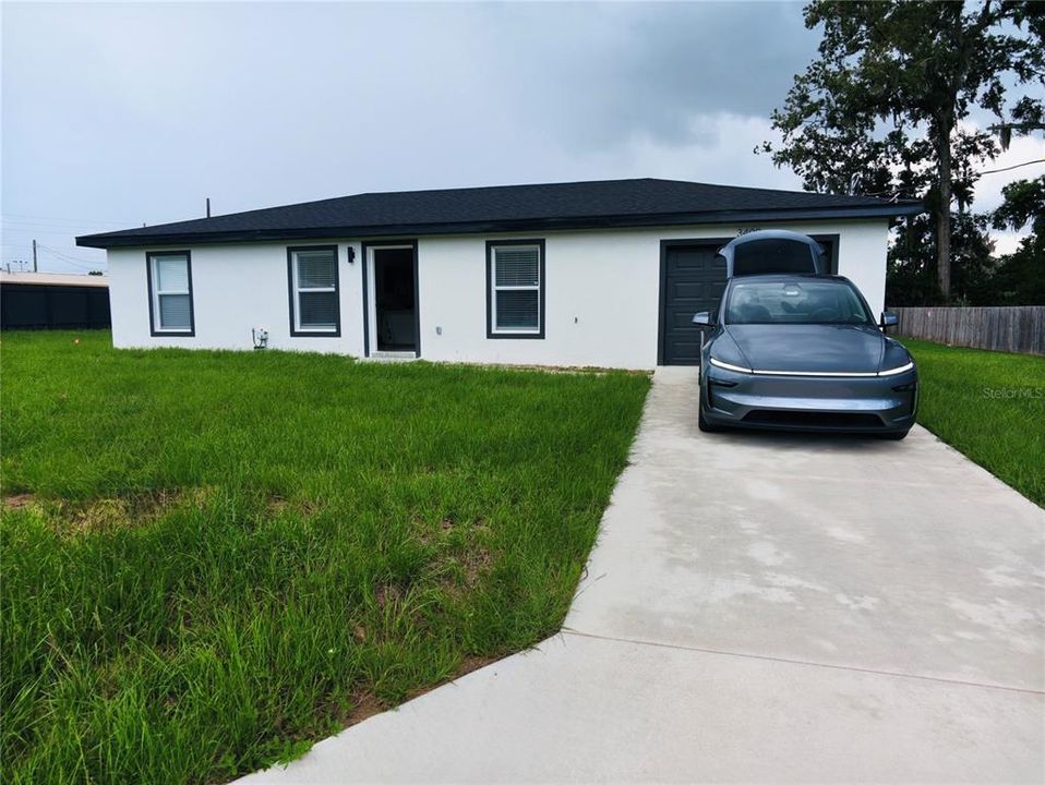 For Sale: $259,500 (3 beds, 2 baths, 1011 Square Feet)