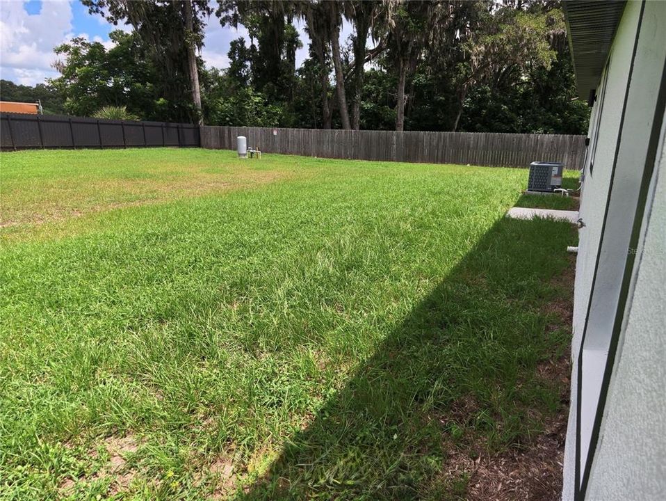 For Sale: $259,500 (3 beds, 2 baths, 1011 Square Feet)