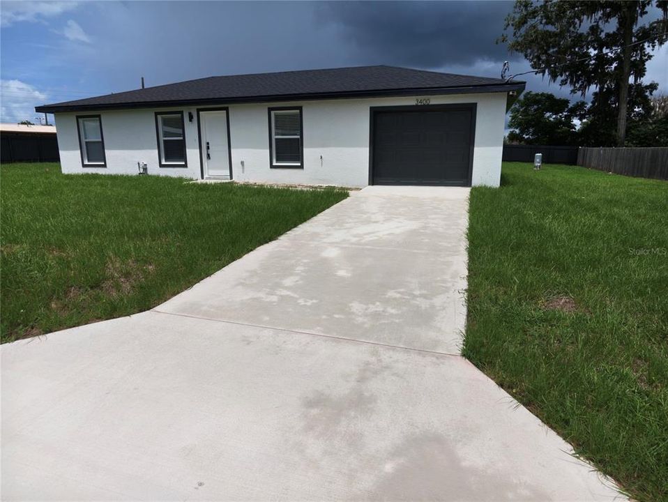 For Sale: $259,500 (3 beds, 2 baths, 1011 Square Feet)