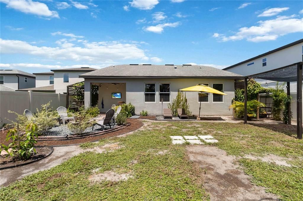 For Sale: $469,900 (4 beds, 2 baths, 1854 Square Feet)