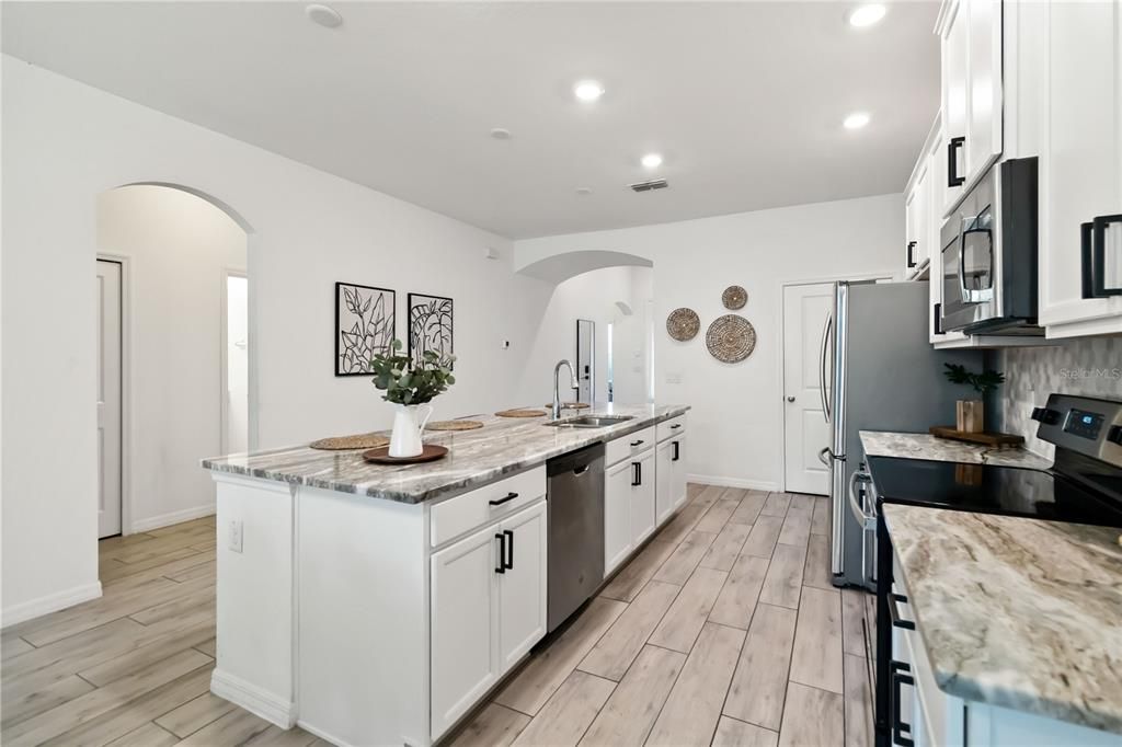For Sale: $469,900 (4 beds, 2 baths, 1854 Square Feet)