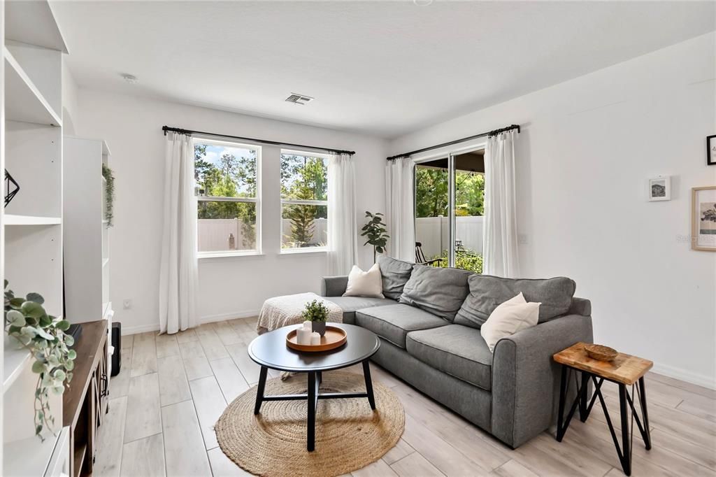 For Sale: $469,900 (4 beds, 2 baths, 1854 Square Feet)