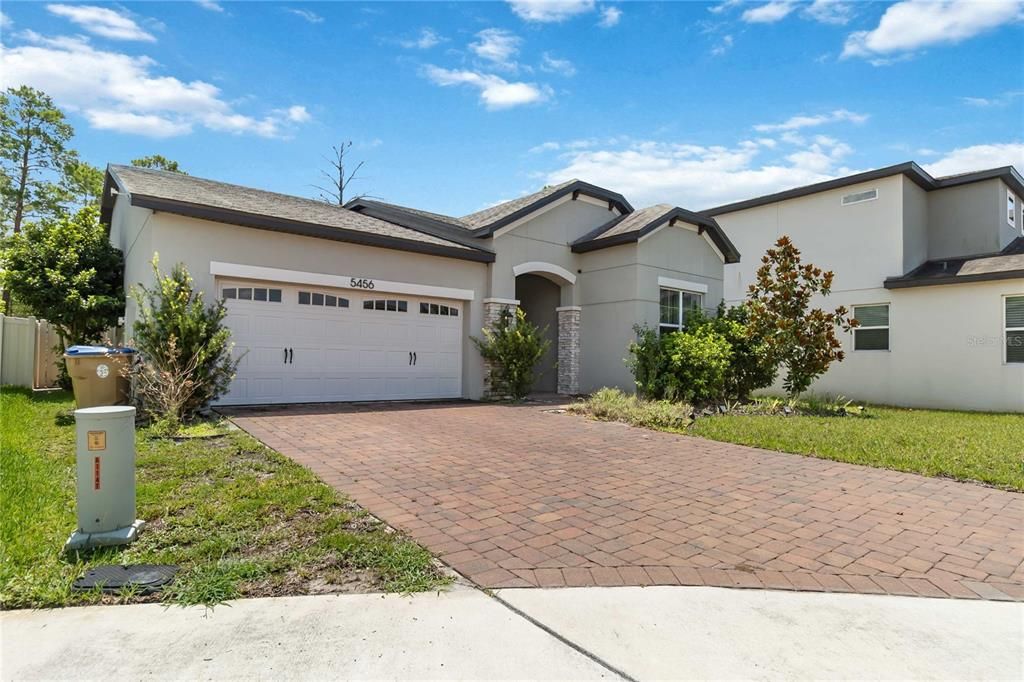 For Sale: $469,900 (4 beds, 2 baths, 1854 Square Feet)