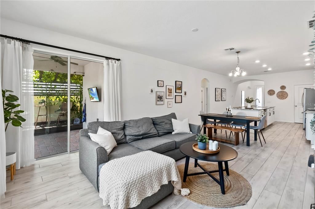 For Sale: $469,900 (4 beds, 2 baths, 1854 Square Feet)