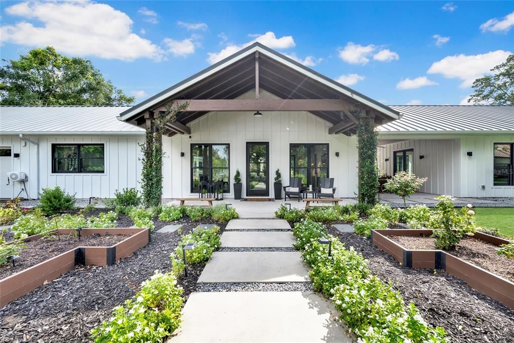 For Sale: $1,879,000 (4 beds, 3 baths, 4561 Square Feet)