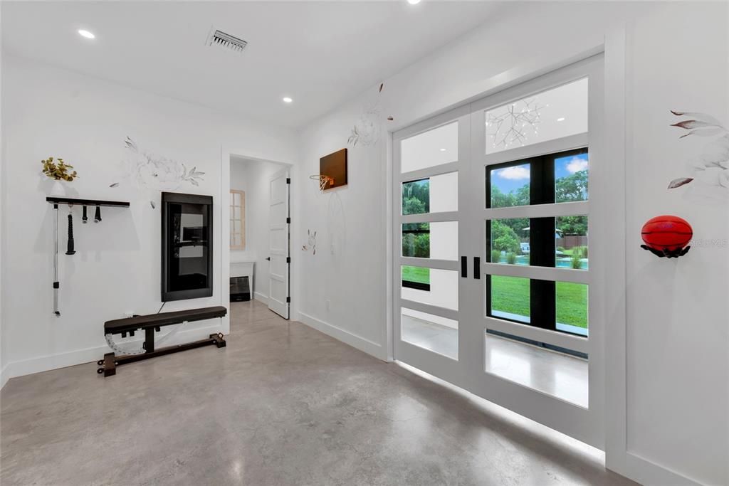 For Sale: $1,879,000 (4 beds, 3 baths, 4561 Square Feet)
