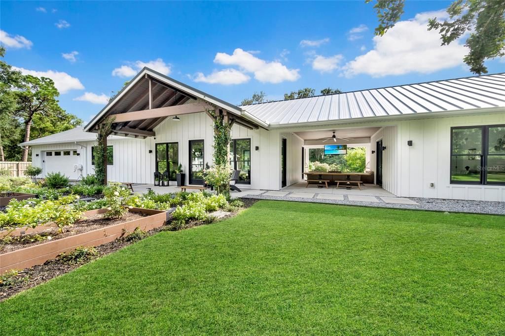 For Sale: $1,879,000 (4 beds, 3 baths, 4561 Square Feet)