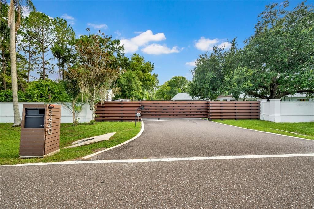 For Sale: $1,879,000 (4 beds, 3 baths, 4561 Square Feet)