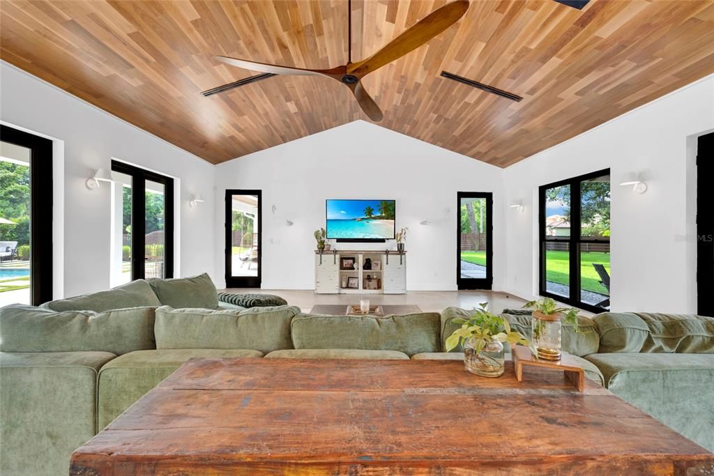 For Sale: $1,879,000 (4 beds, 3 baths, 4561 Square Feet)