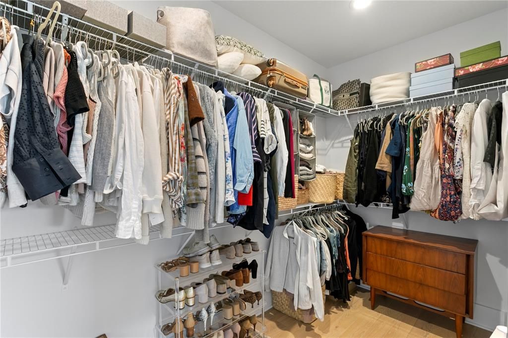 En Venta: $750,000 (4 camas, 3 baños, 2426 Pies cuadrados)