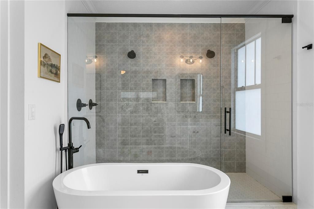 En Venta: $750,000 (4 camas, 3 baños, 2426 Pies cuadrados)