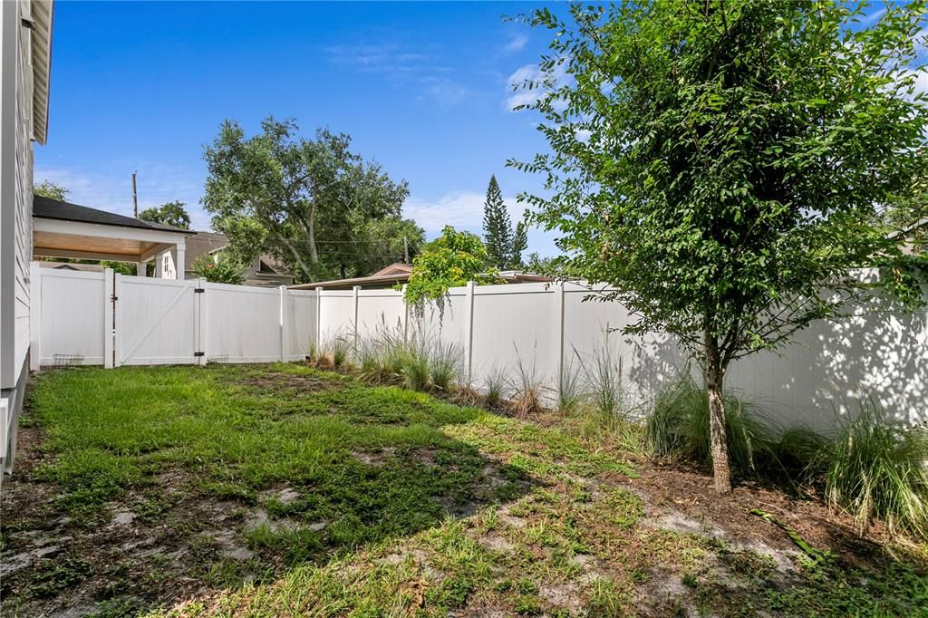 En Venta: $750,000 (4 camas, 3 baños, 2426 Pies cuadrados)