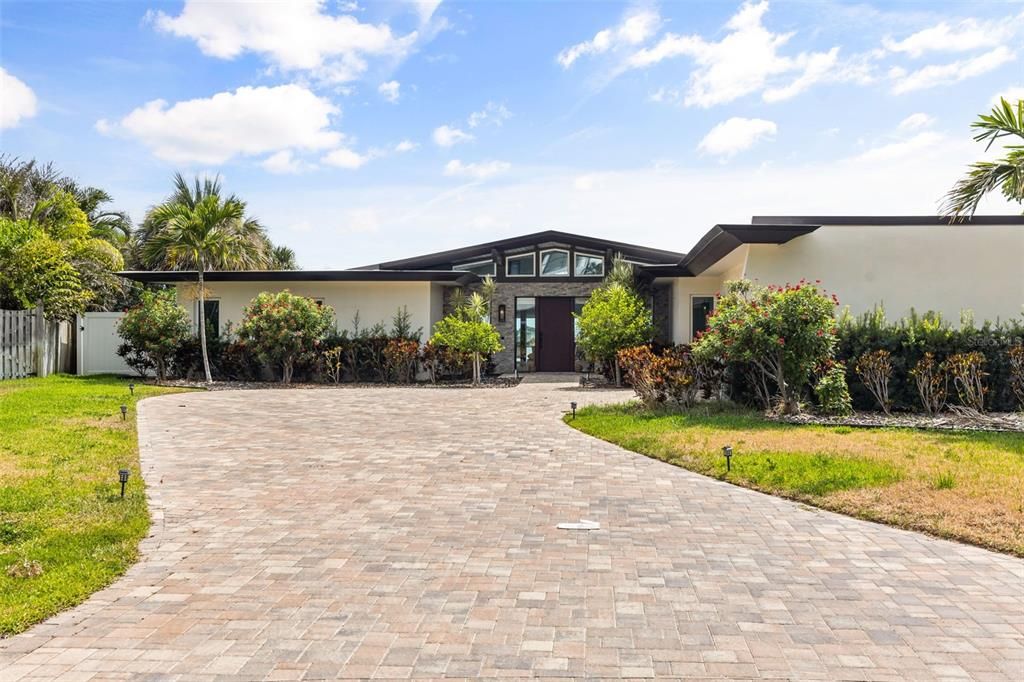 For Sale: $2,495,000 (4 beds, 4 baths, 3489 Square Feet)