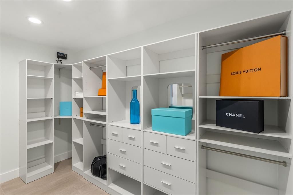 For Sale: $2,495,000 (4 beds, 4 baths, 3489 Square Feet)