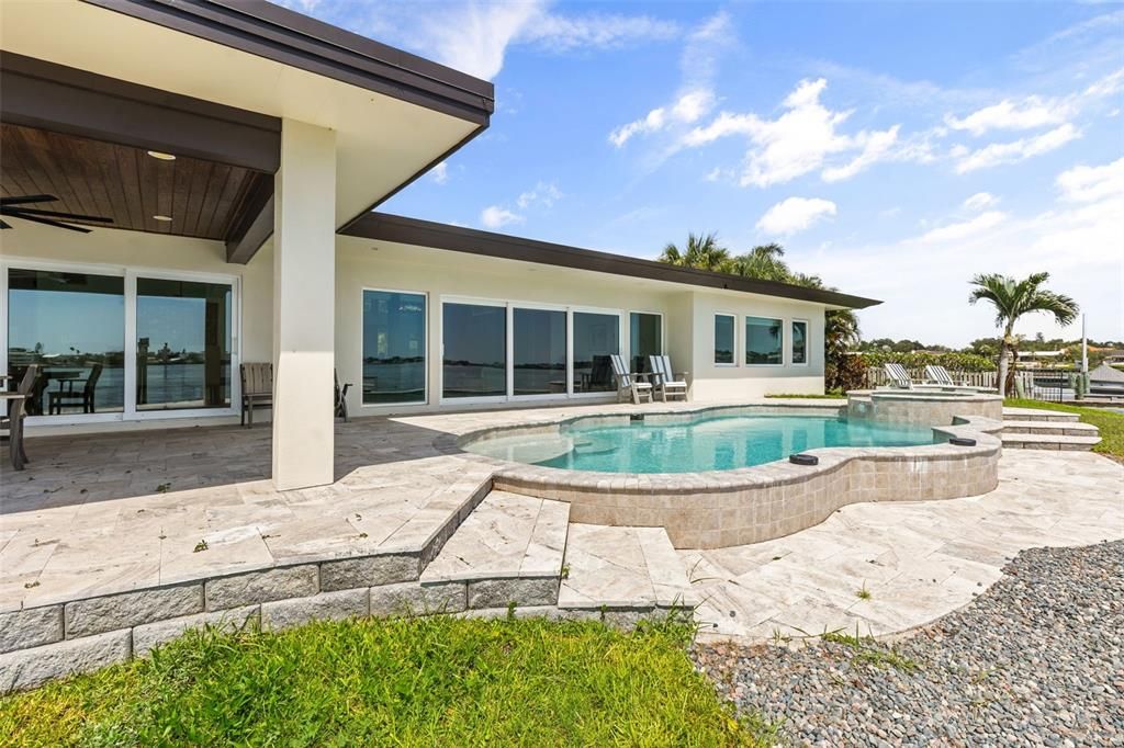 For Sale: $2,495,000 (4 beds, 4 baths, 3489 Square Feet)