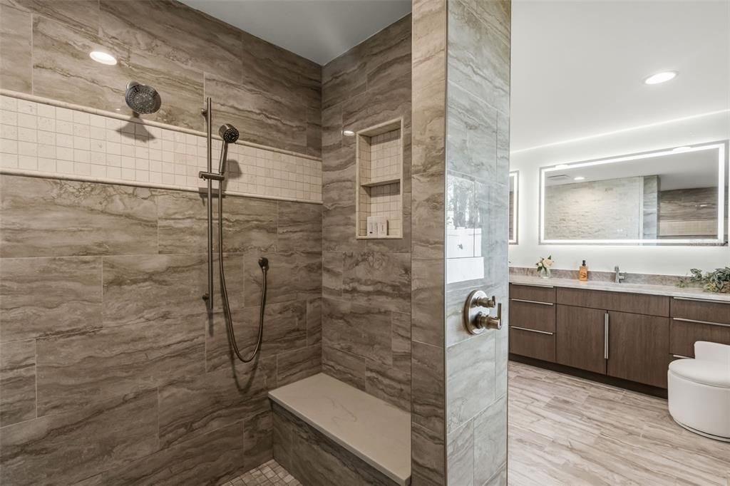 For Sale: $2,495,000 (4 beds, 4 baths, 3489 Square Feet)