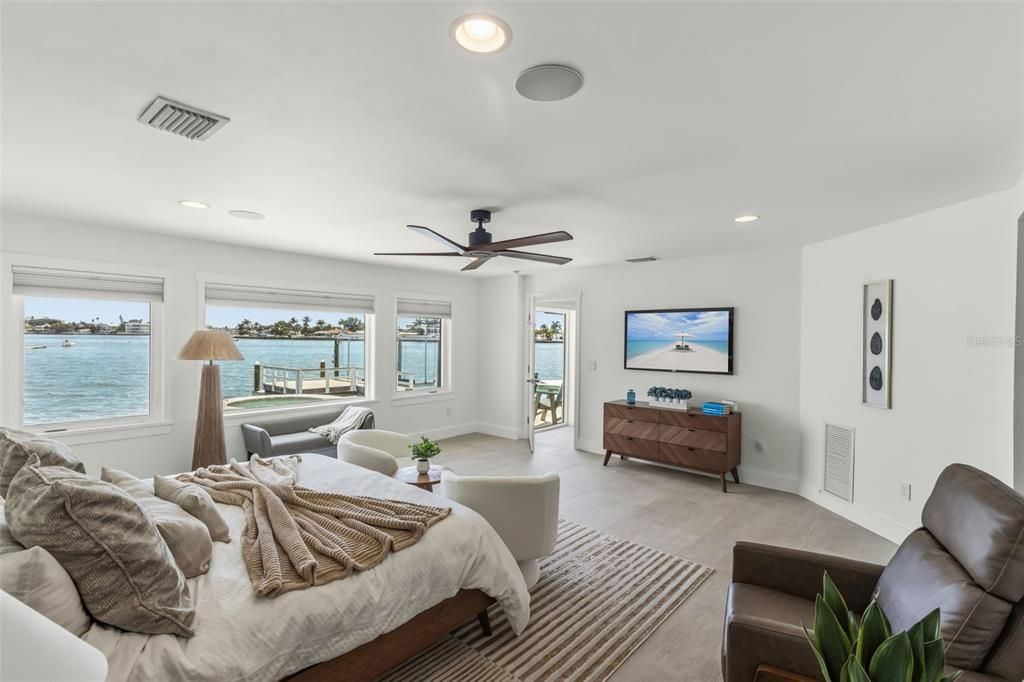 For Sale: $2,495,000 (4 beds, 4 baths, 3489 Square Feet)