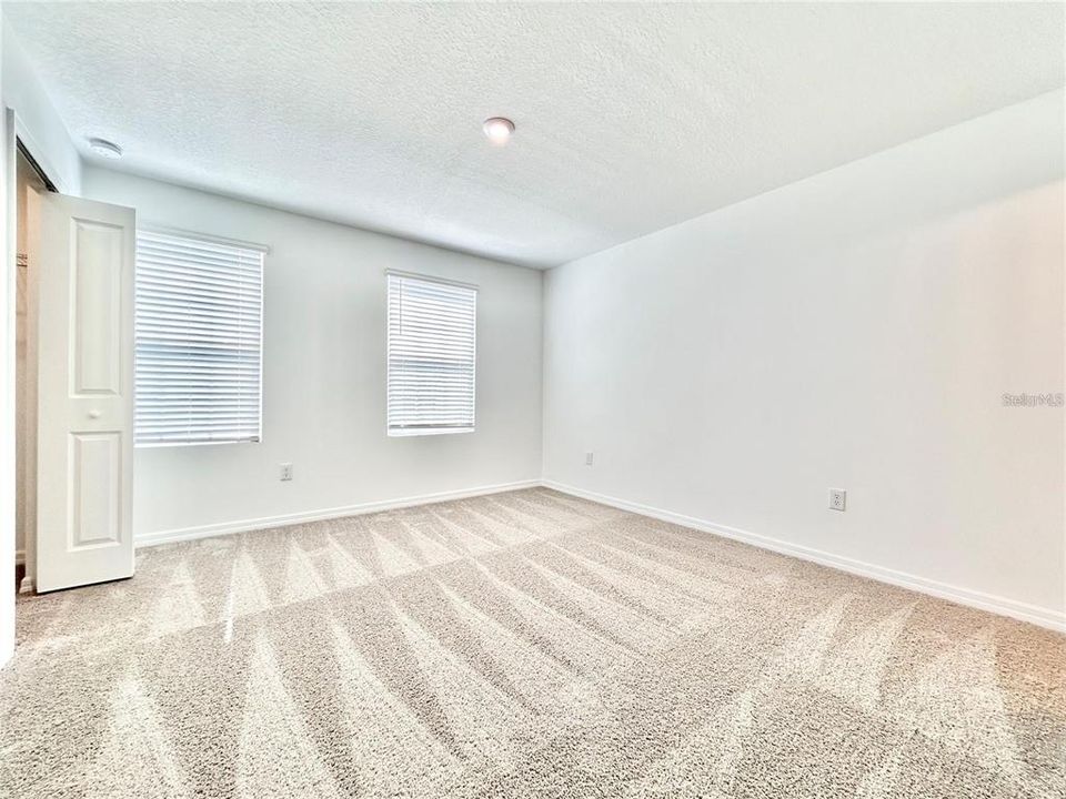 В аренду: $1,850 (2 спален, 2 ванн, 1216 Квадратных фут)