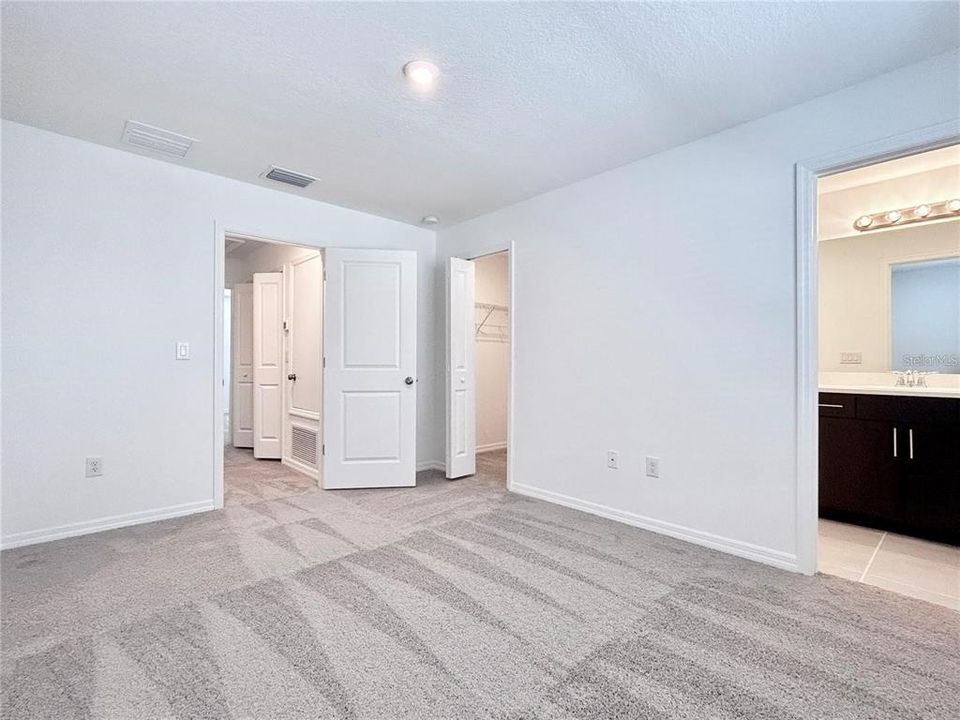 В аренду: $1,850 (2 спален, 2 ванн, 1216 Квадратных фут)