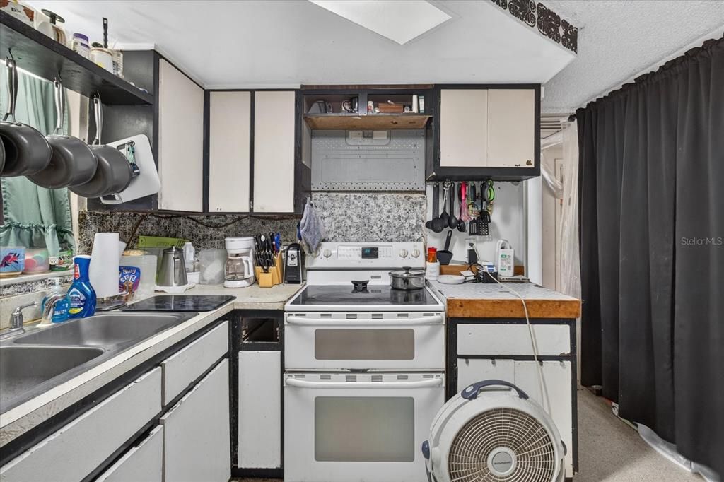 На продажу: $260,995 (3 спален, 1 ванн, 1285 Квадратных фут)