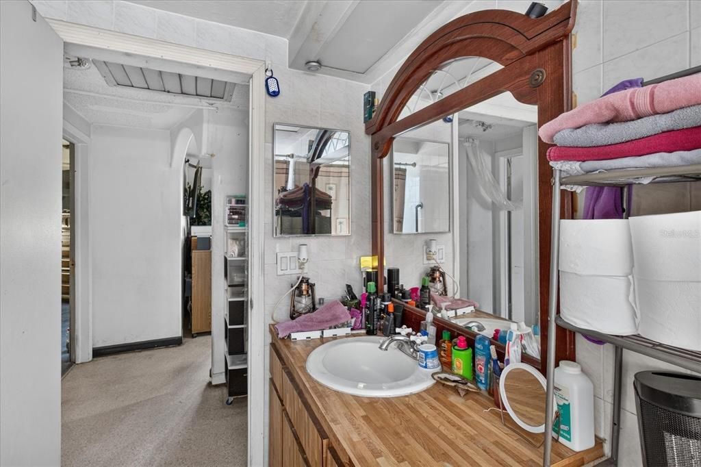 На продажу: $260,995 (3 спален, 1 ванн, 1285 Квадратных фут)