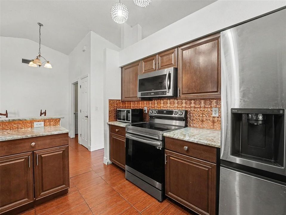 For Sale: $325,000 (4 beds, 2 baths, 1853 Square Feet)