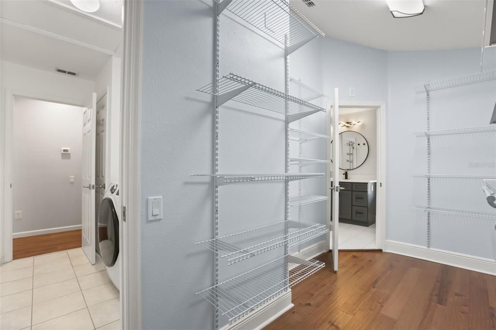 Activo con contrato: $550,000 (4 camas, 2 baños, 2142 Pies cuadrados)