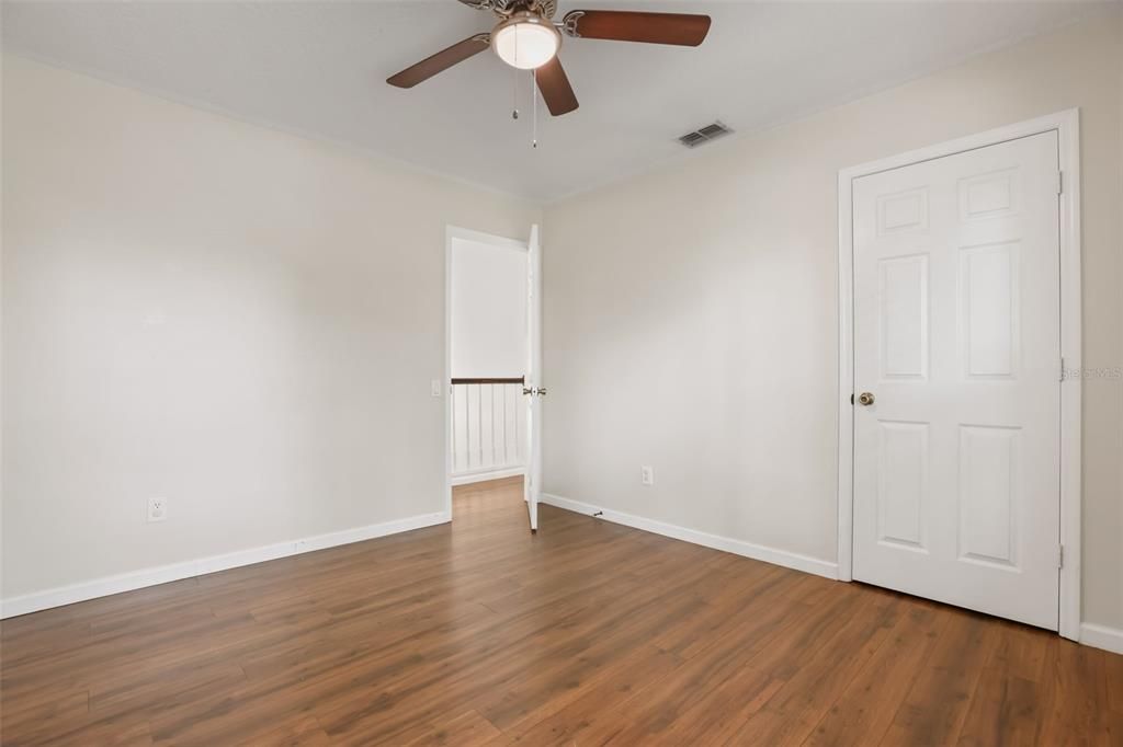 Activo con contrato: $550,000 (4 camas, 2 baños, 2142 Pies cuadrados)