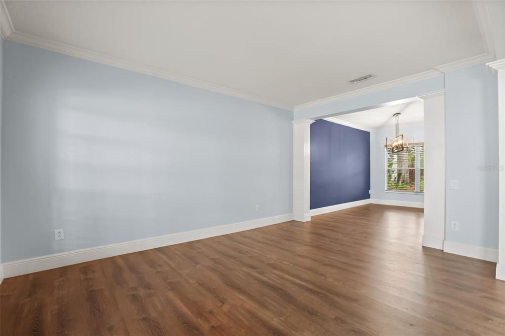 Activo con contrato: $550,000 (4 camas, 2 baños, 2142 Pies cuadrados)
