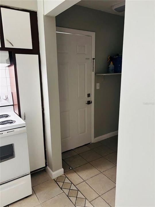 В аренду: $1,650 (3 спален, 1 ванн, 1270 Квадратных фут)