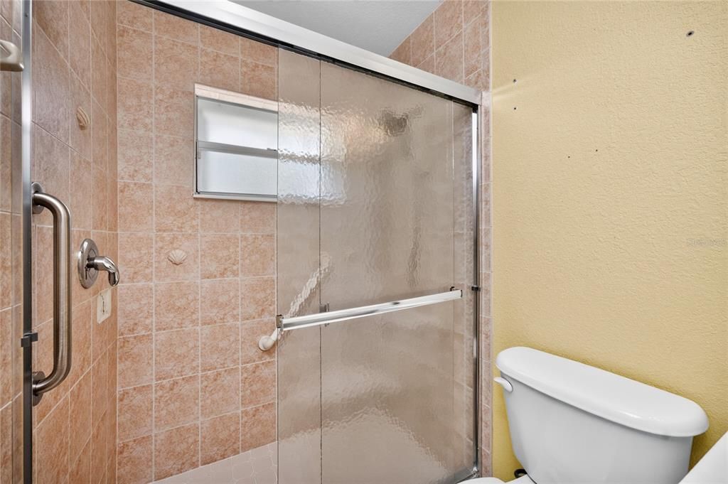 На продажу: $399,999 (3 спален, 2 ванн, 1835 Квадратных фут)