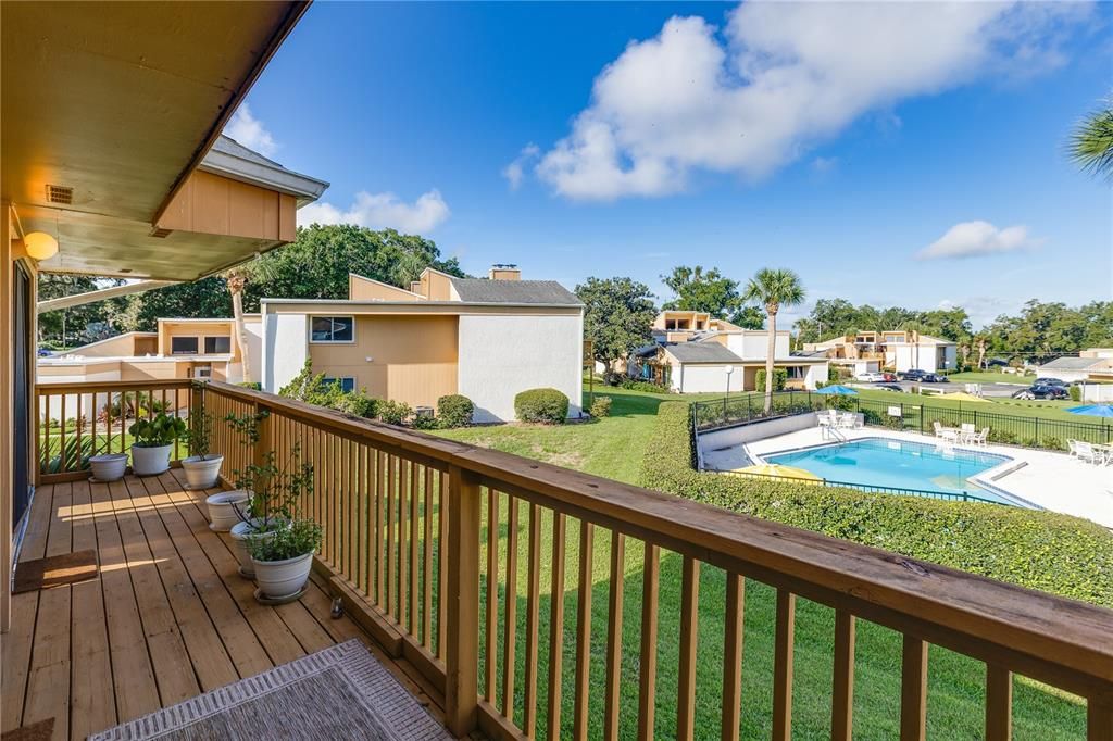 На продажу: $224,900 (2 спален, 2 ванн, 1071 Квадратных фут)