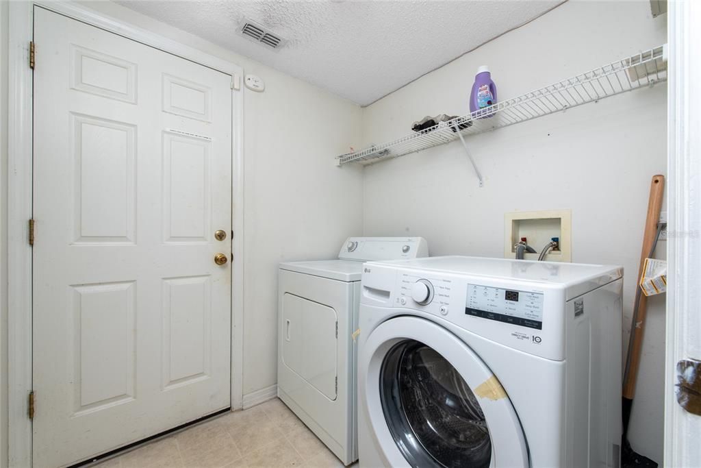 В аренду: $3,400 (5 спален, 4 ванн, 3450 Квадратных фут)
