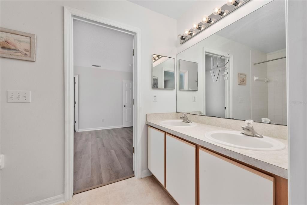 В аренду: $3,400 (5 спален, 4 ванн, 3450 Квадратных фут)