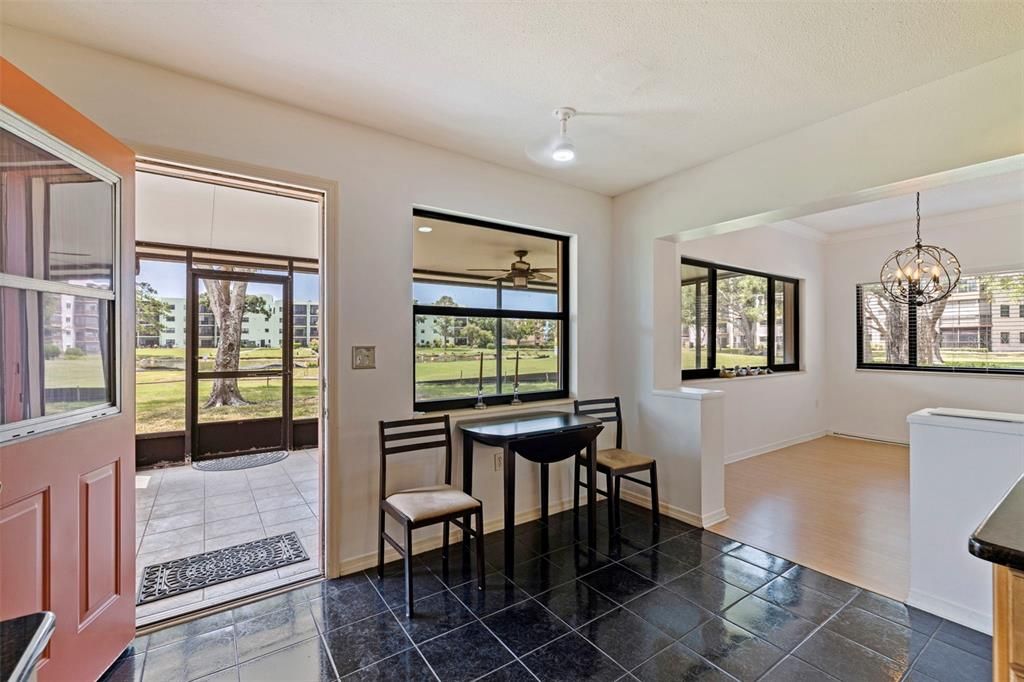 На продажу: $349,500 (2 спален, 2 ванн, 1735 Квадратных фут)