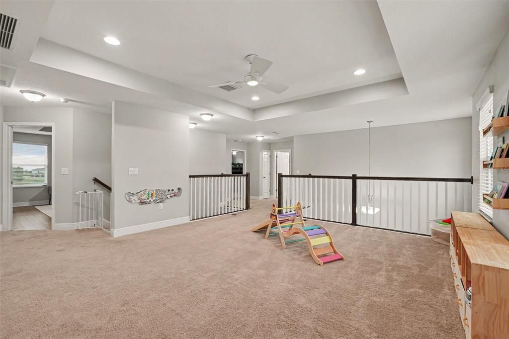 Activo con contrato: $565,000 (5 camas, 3 baños, 3292 Pies cuadrados)