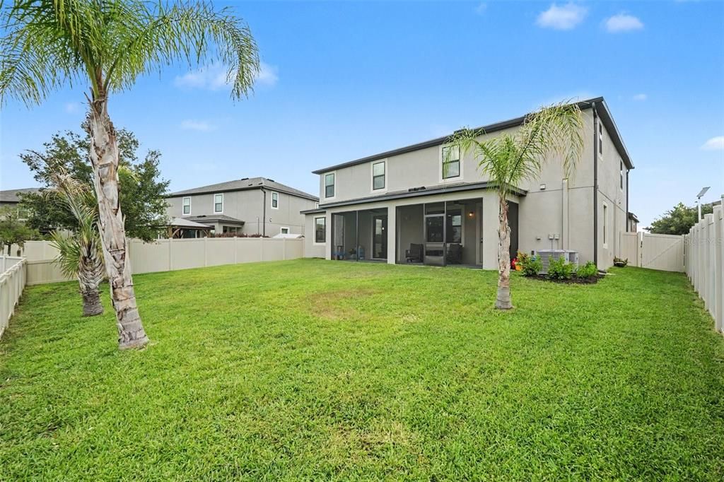 Activo con contrato: $565,000 (5 camas, 3 baños, 3292 Pies cuadrados)