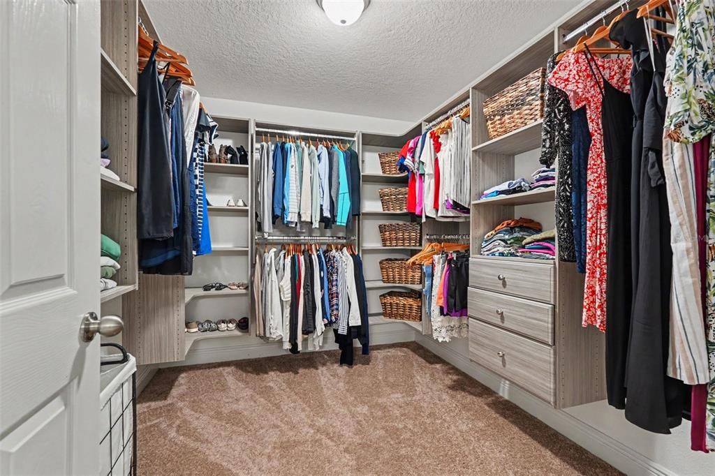 Activo con contrato: $565,000 (5 camas, 3 baños, 3292 Pies cuadrados)
