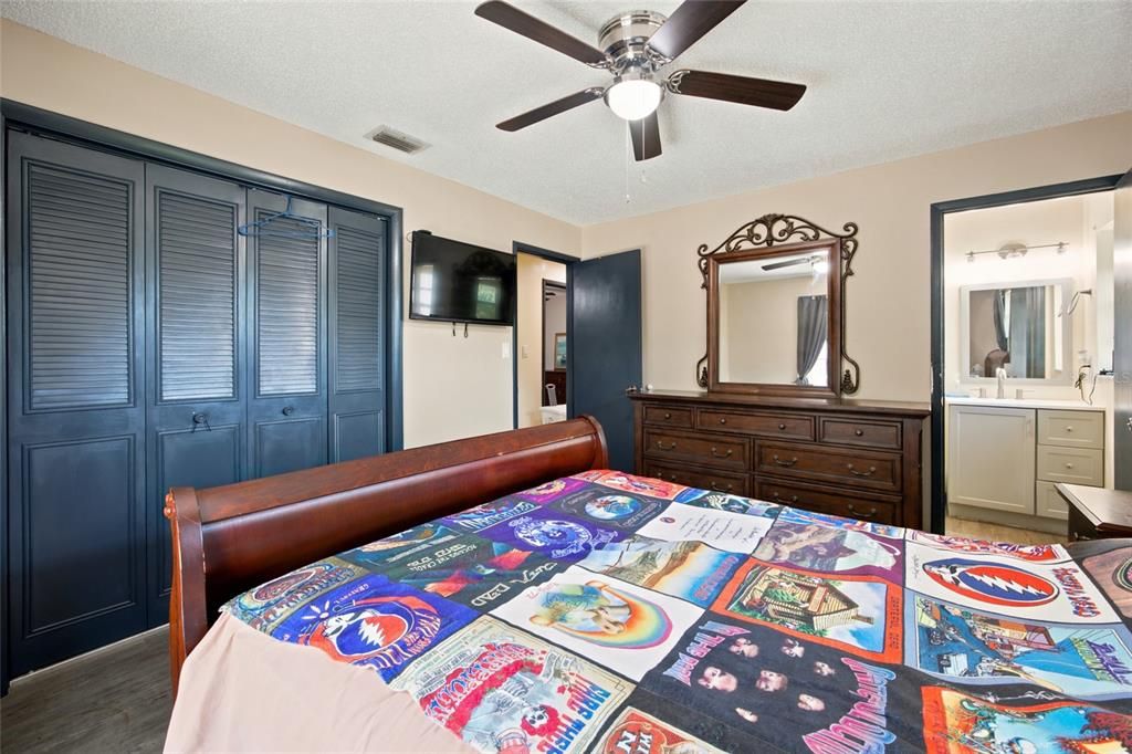 En Venta: $289,000 (3 camas, 2 baños, 1302 Pies cuadrados)