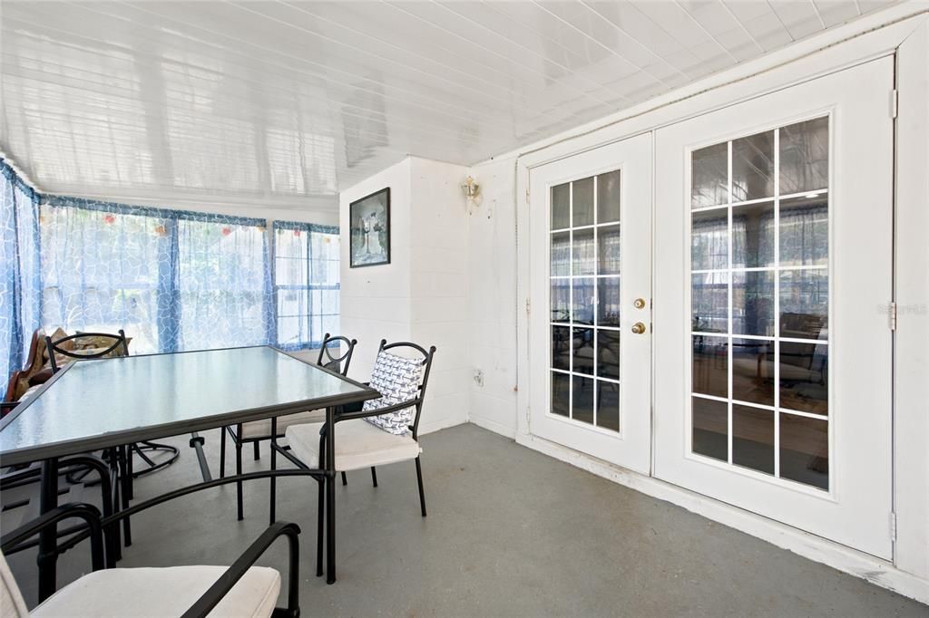 En Venta: $289,000 (3 camas, 2 baños, 1302 Pies cuadrados)