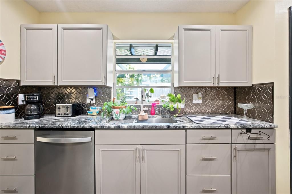 En Venta: $289,000 (3 camas, 2 baños, 1302 Pies cuadrados)