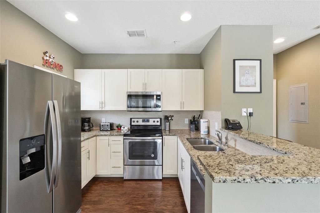 For Sale: $279,950 (4 beds, 3 baths, 1694 Square Feet)