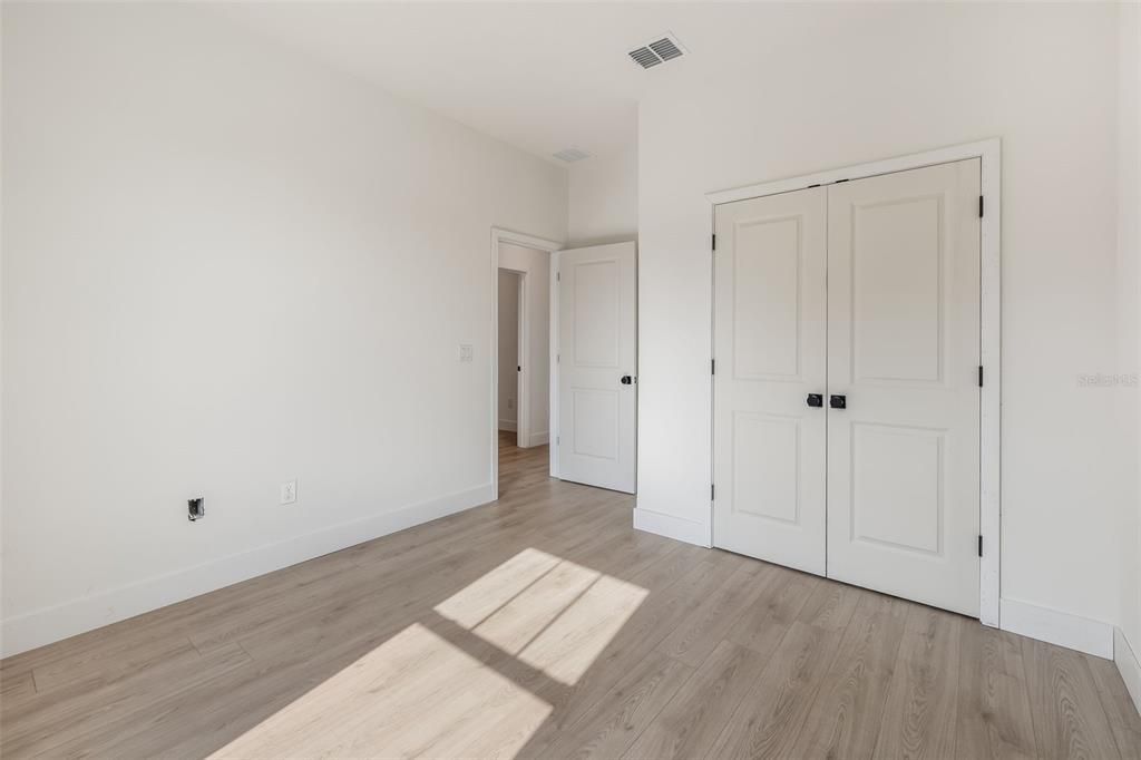 На продажу: $389,900 (4 спален, 2 ванн, 1849 Квадратных фут)