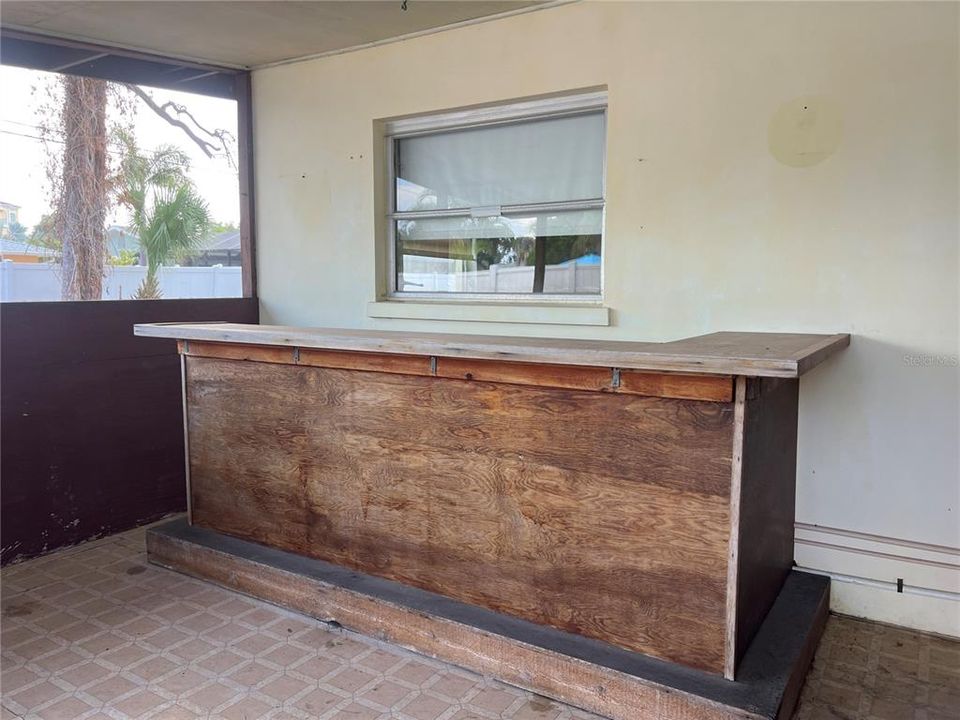 For Sale: $494,900 (2 beds, 1 baths, 1058 Square Feet)