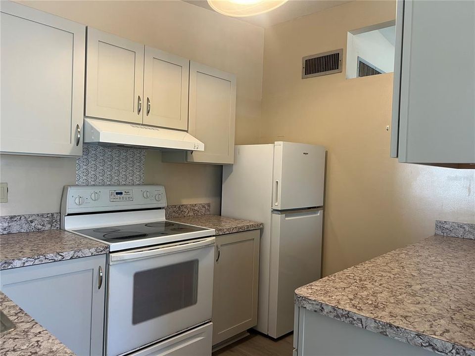 For Sale: $494,900 (2 beds, 1 baths, 1058 Square Feet)